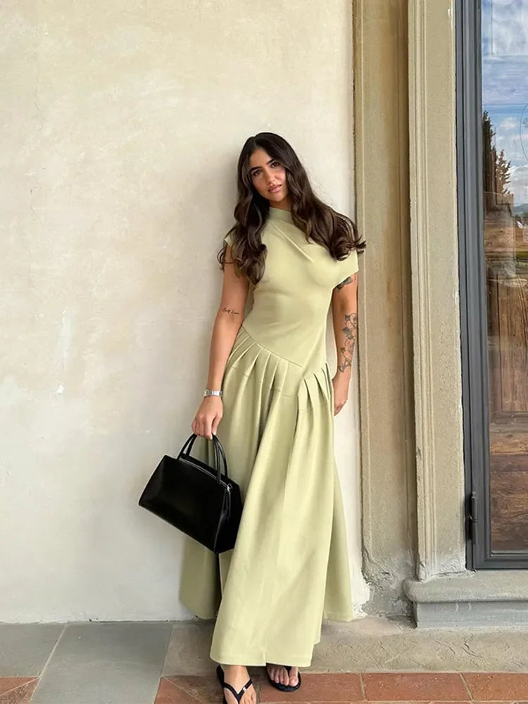 Vestido plisado verde elegante